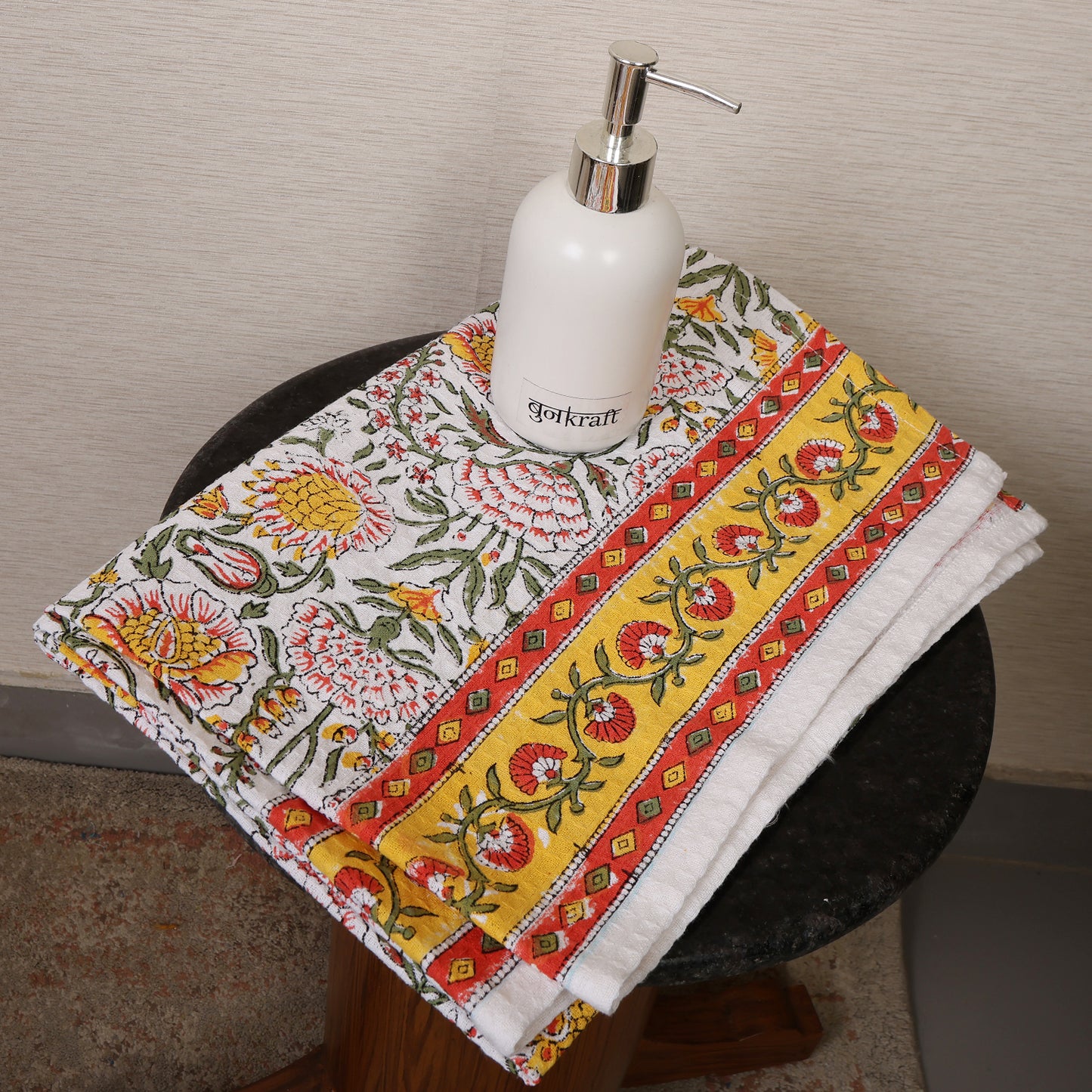 Bath Towel- Palm Flowers