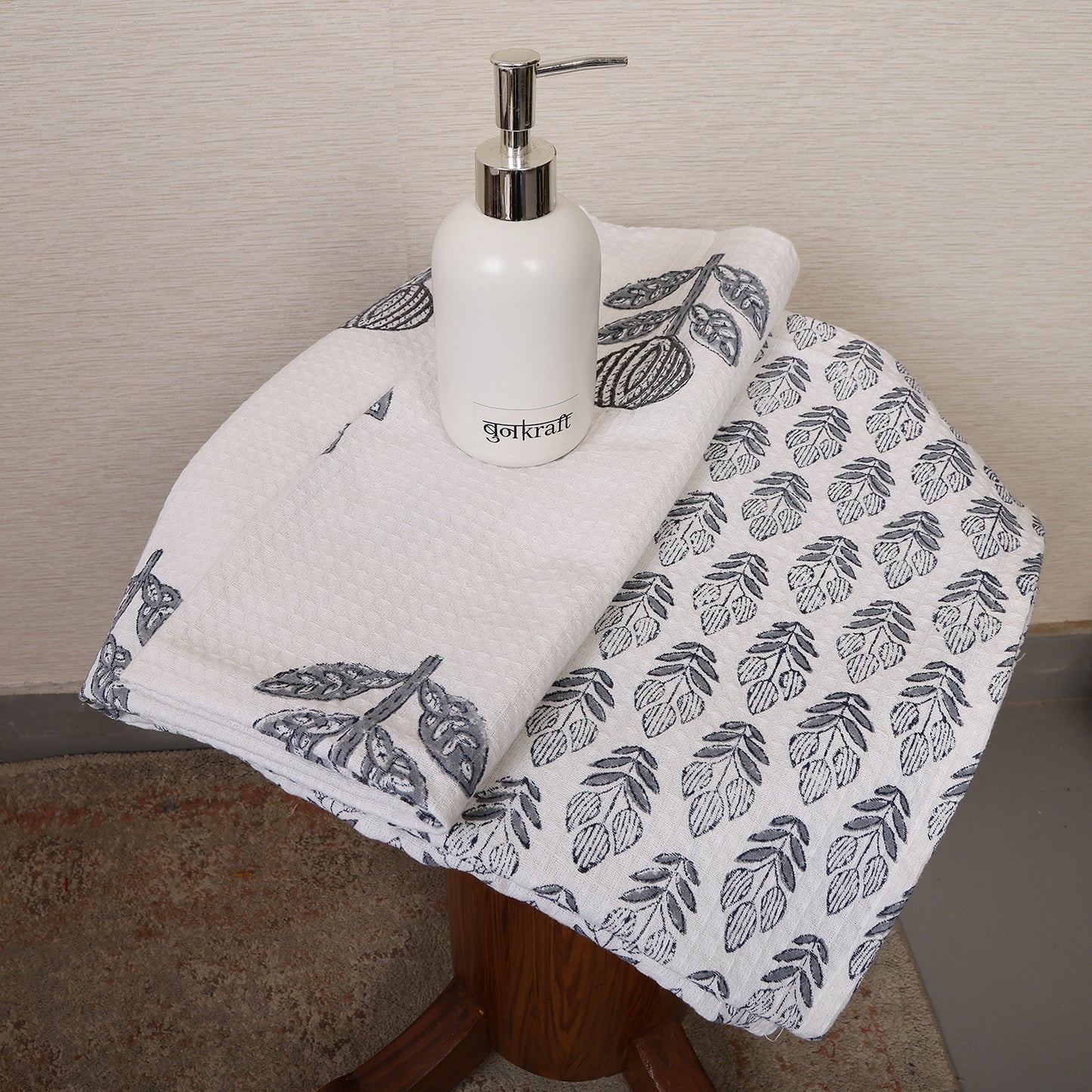 Bath Towel- Grey Tulips