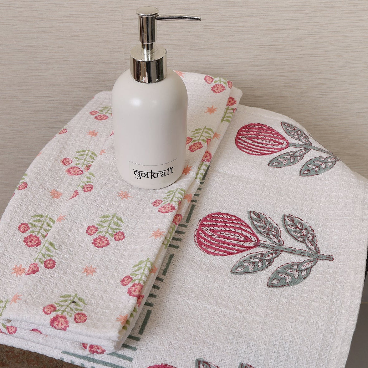 Bath Towel- Pink Tulips