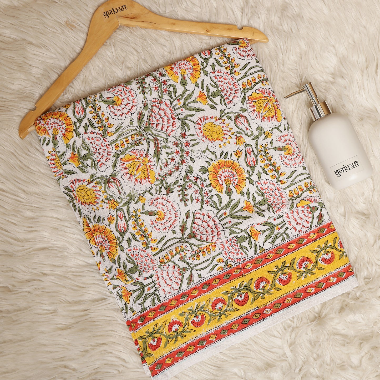 Bath Towel- Palm Flowers