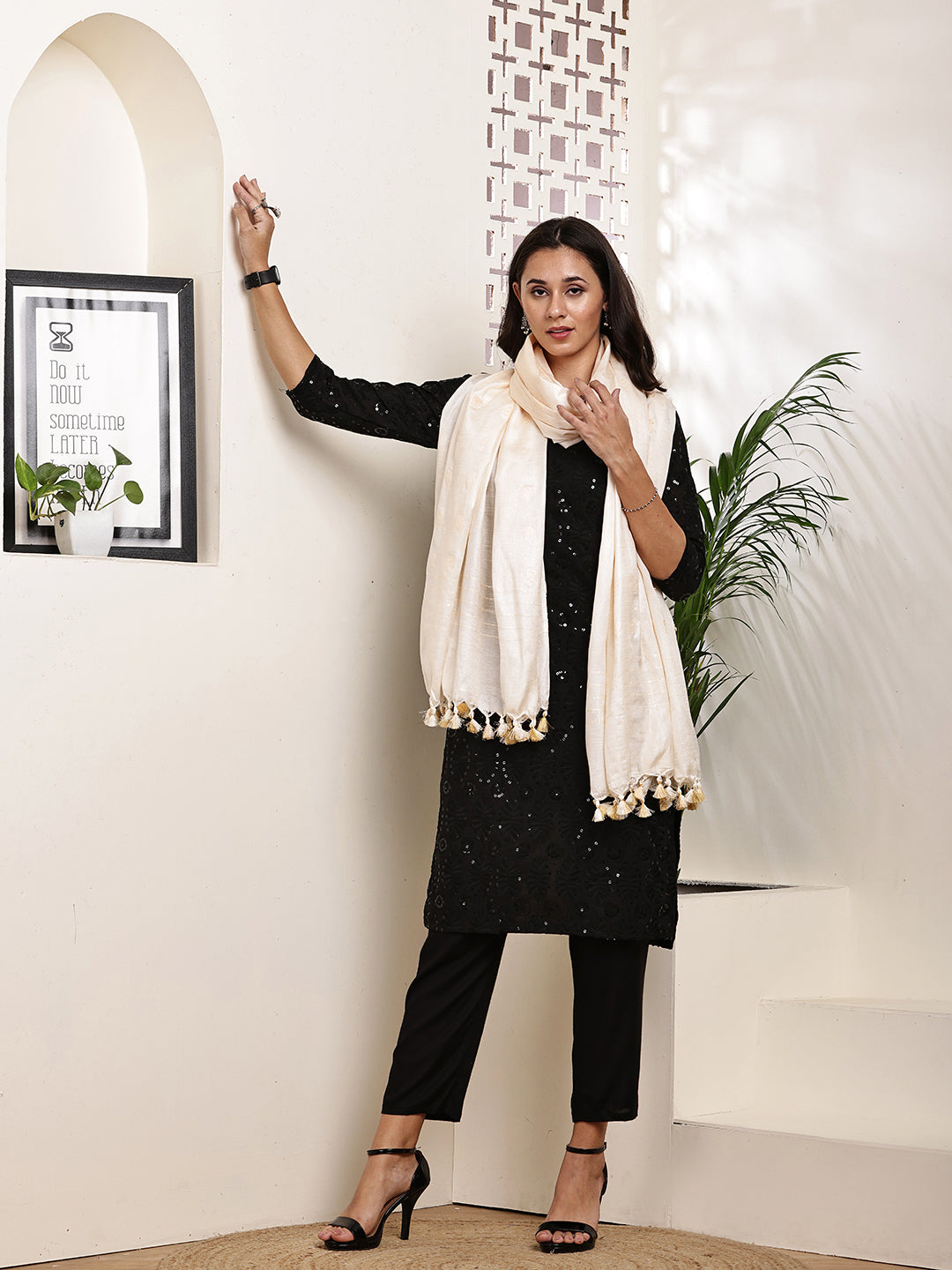 Dupatta-Cotton Silk - Cream Border Buti