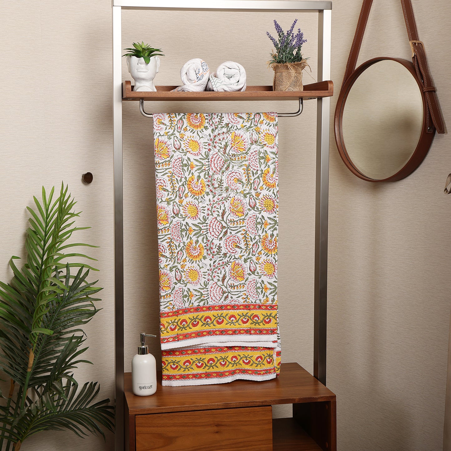 Bath Towel- Palm Flowers