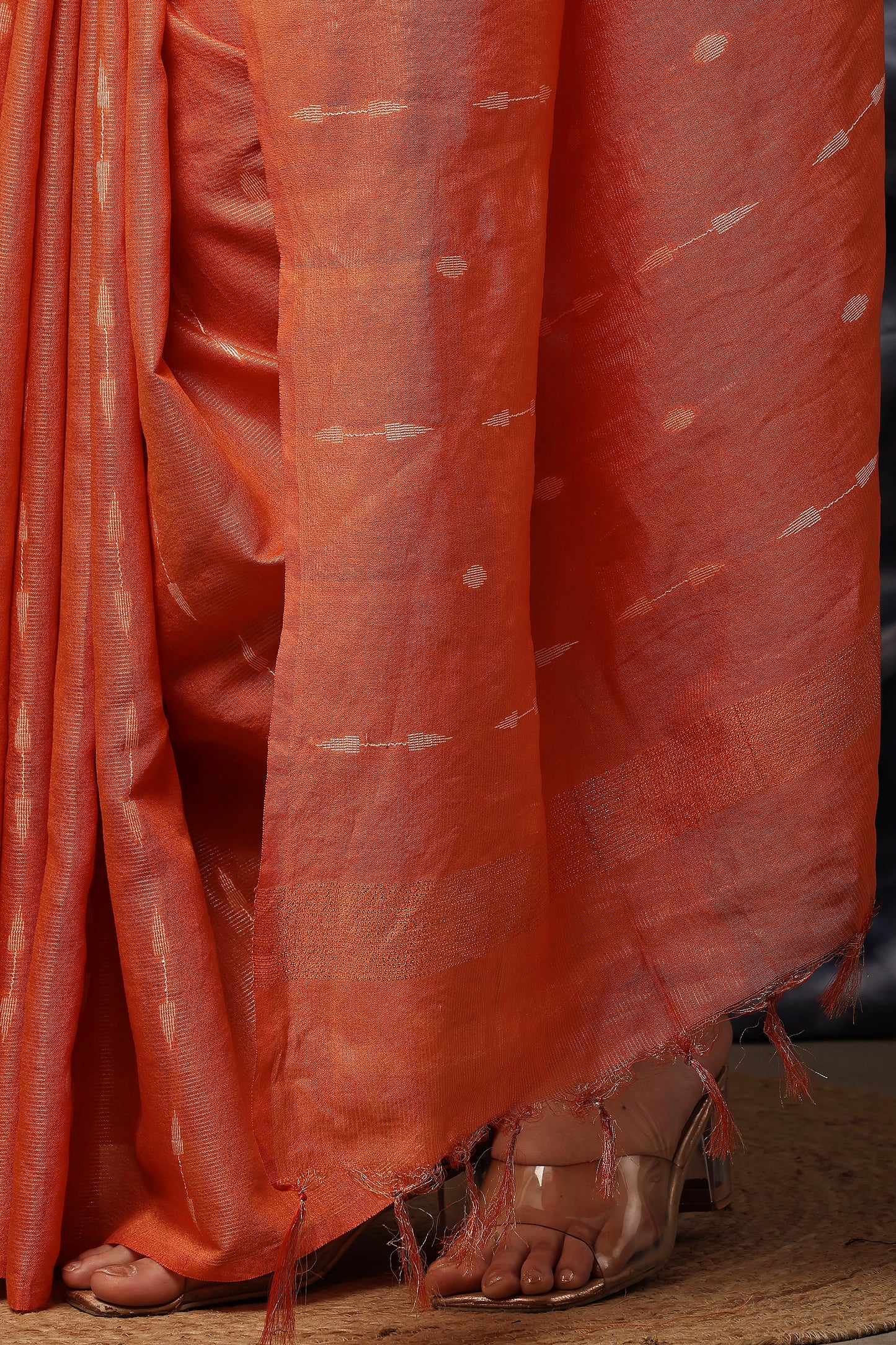 Handloom Saree- Kesariya Grace