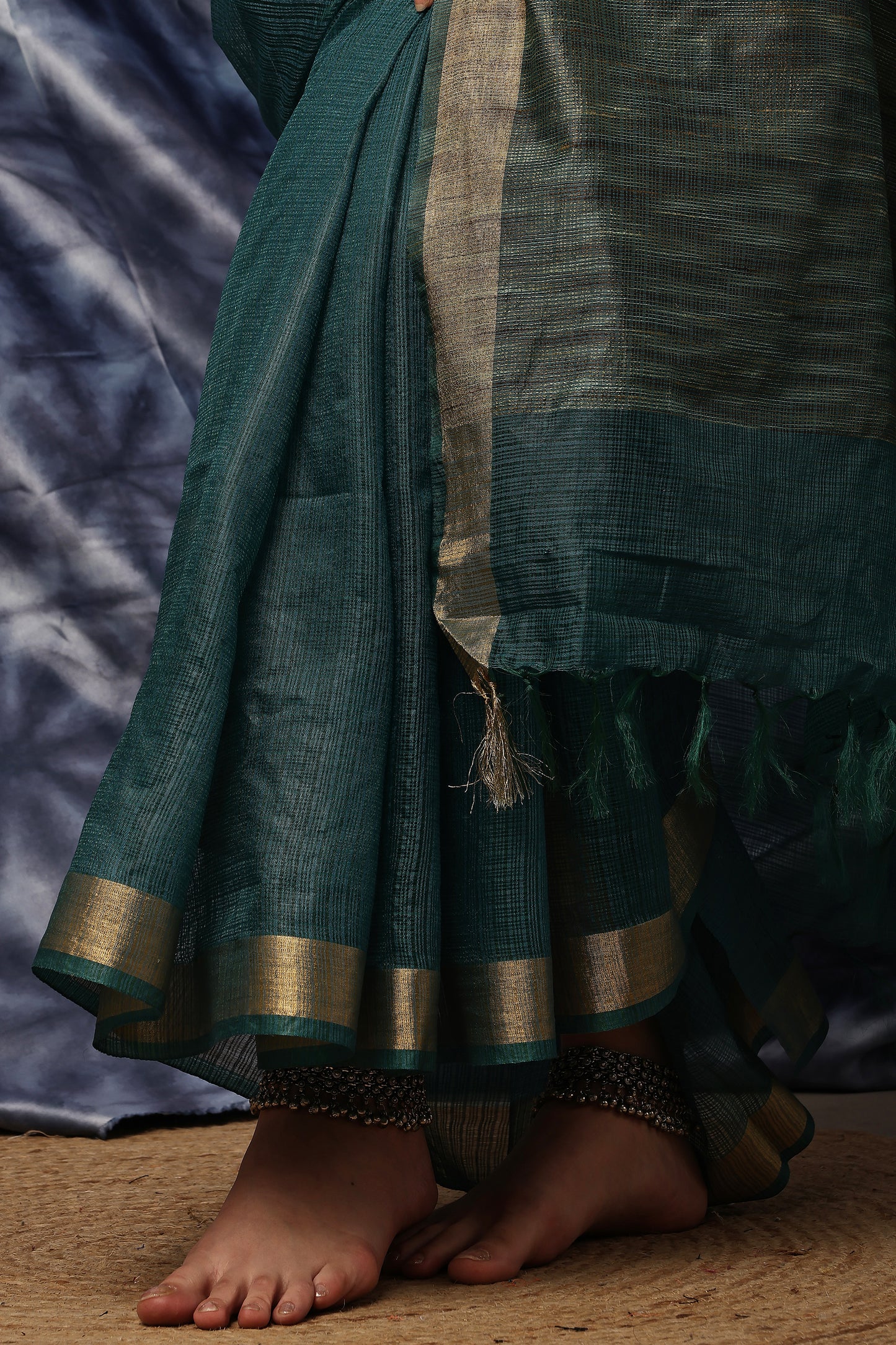 Handloom Saree- Peacocok Grace