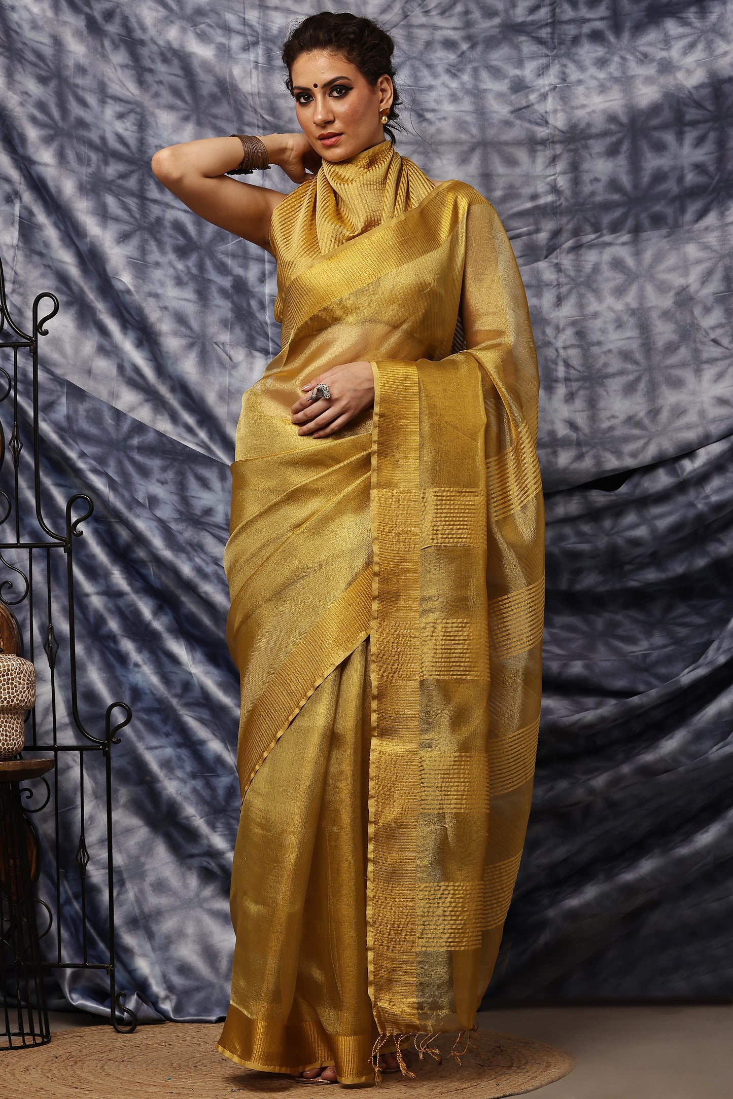 Handloom Saree-Golden Aura
