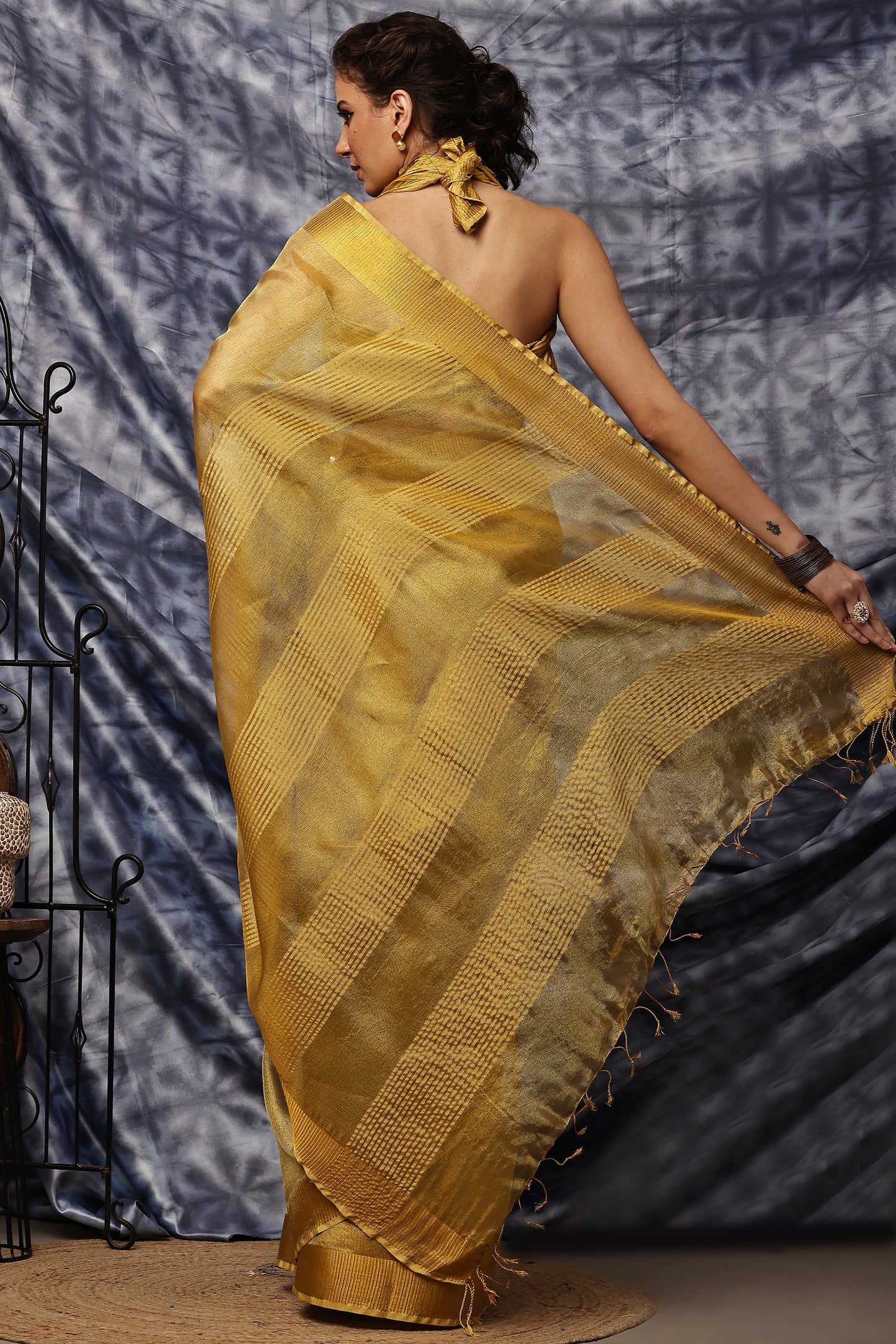 Handloom Saree-Golden Aura