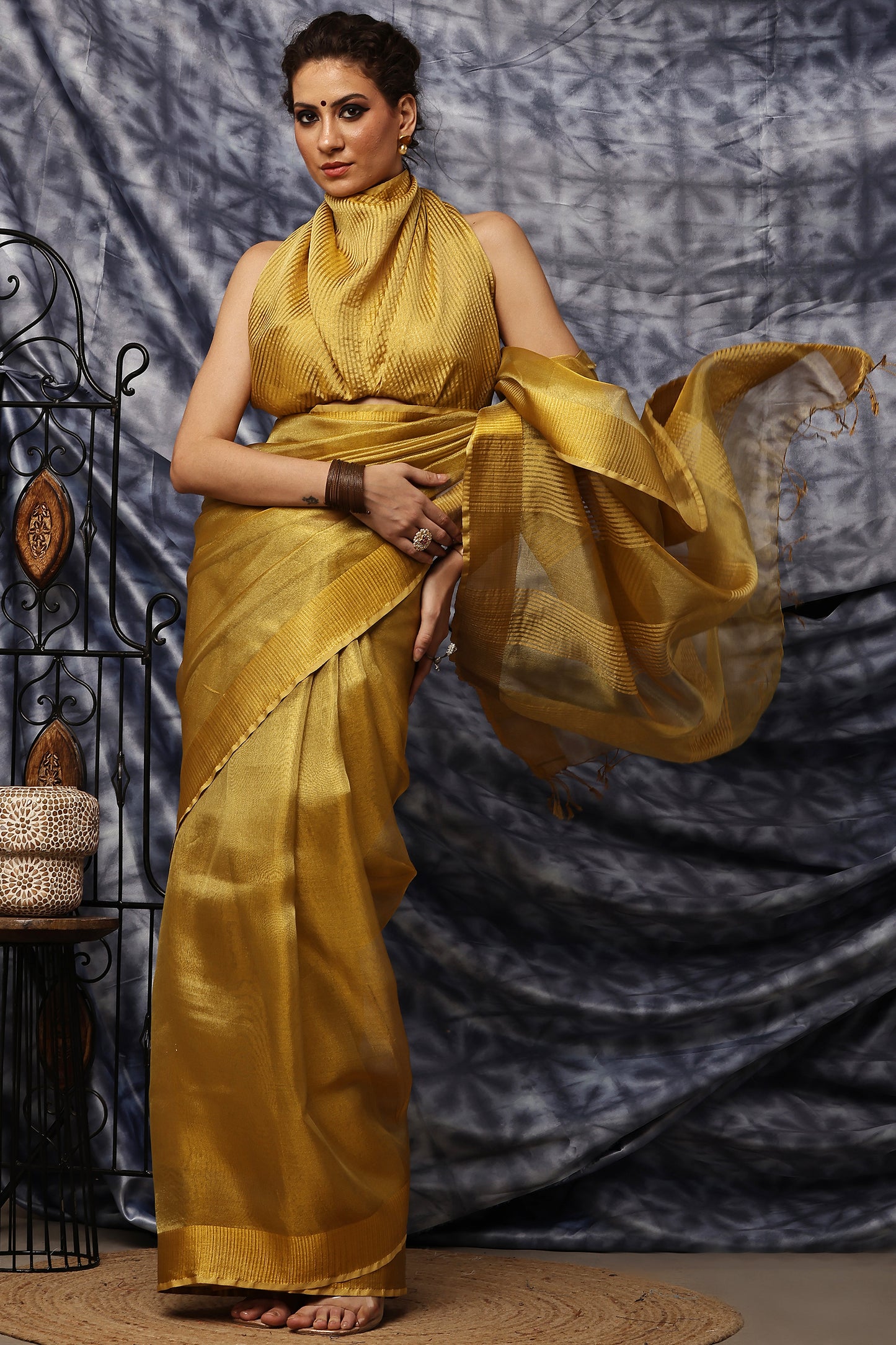Handloom Saree-Golden Aura