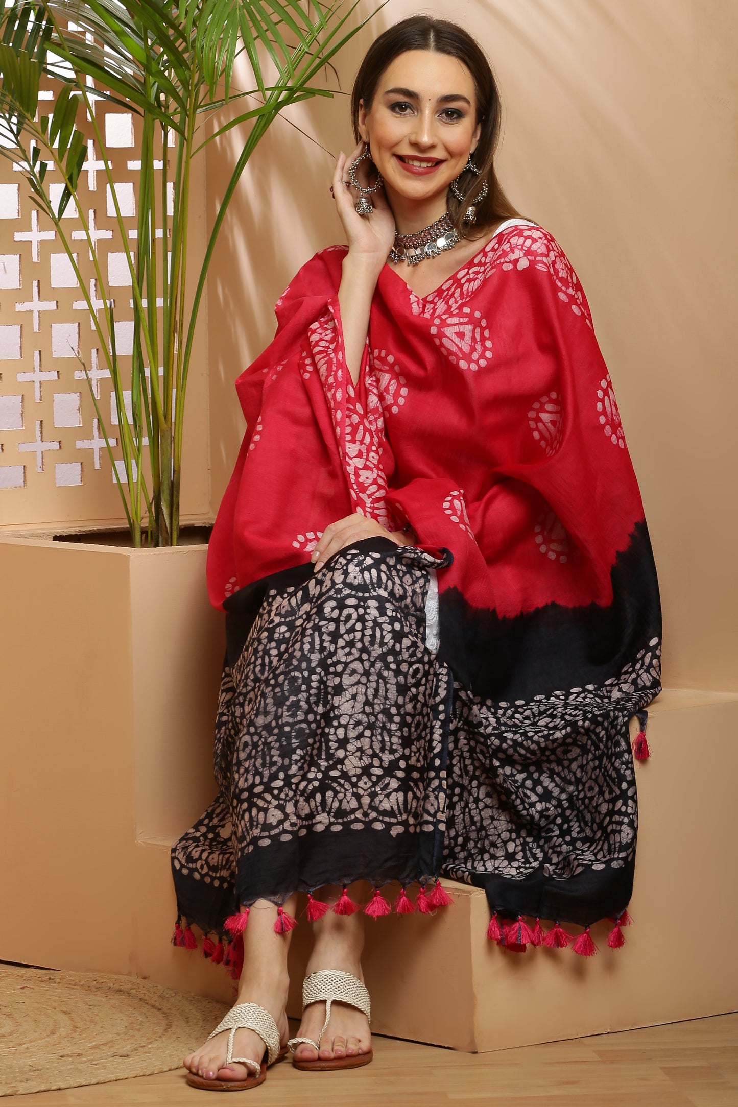 Dupatta-Bhagalpuri Katan - Batik Red n Black