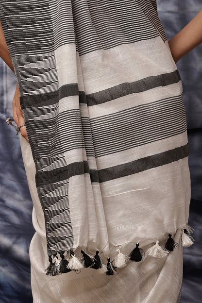 Handloom Saree-Black N White Temple Border