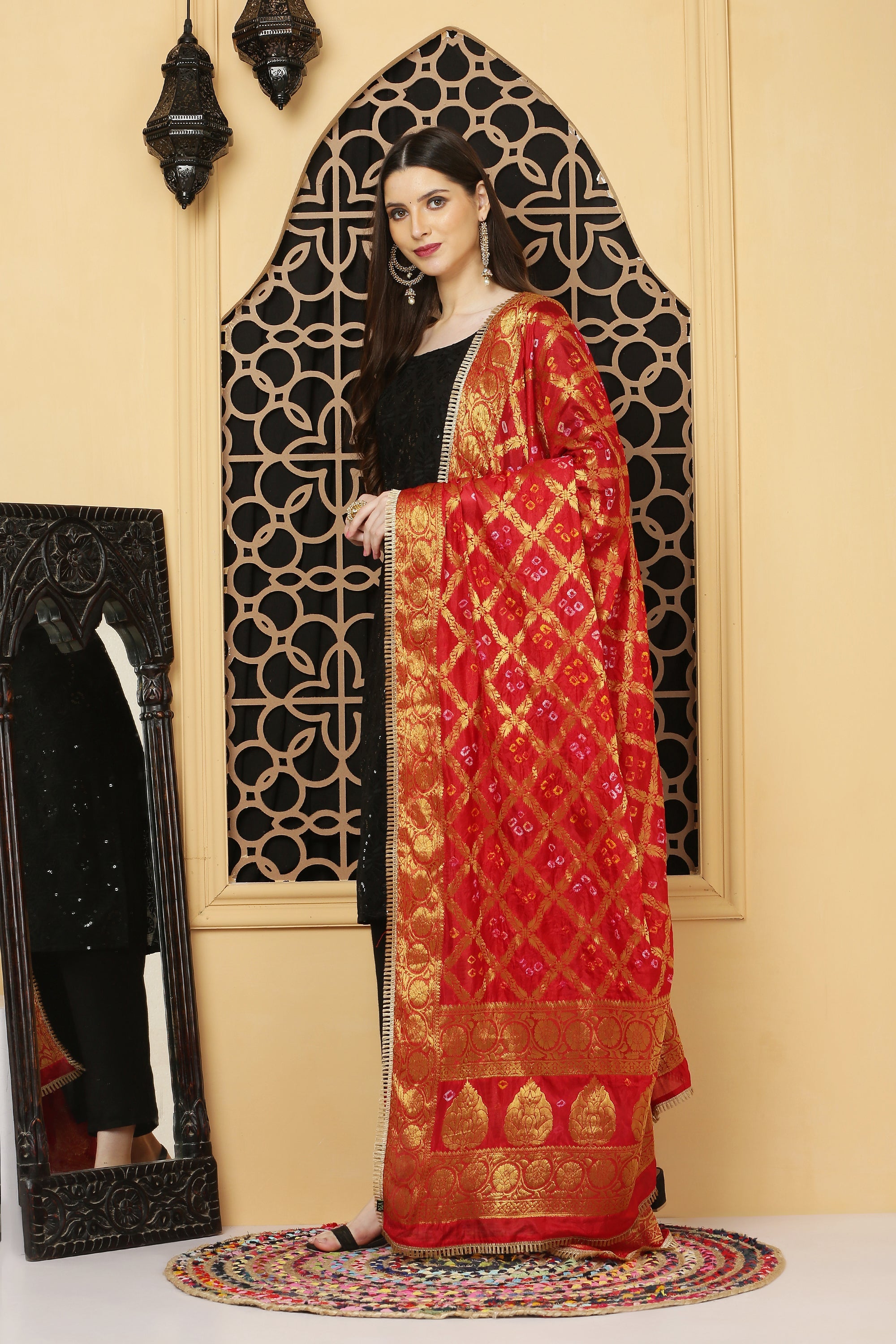 अks-Banarasi Bandhani Dupatta - Red