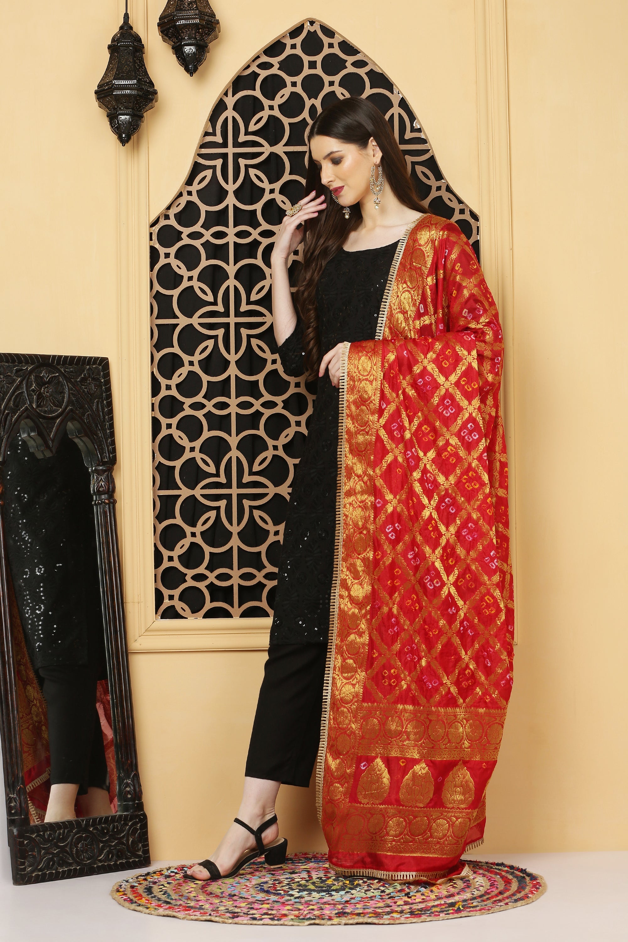 अks-Banarasi Bandhani Dupatta - Red