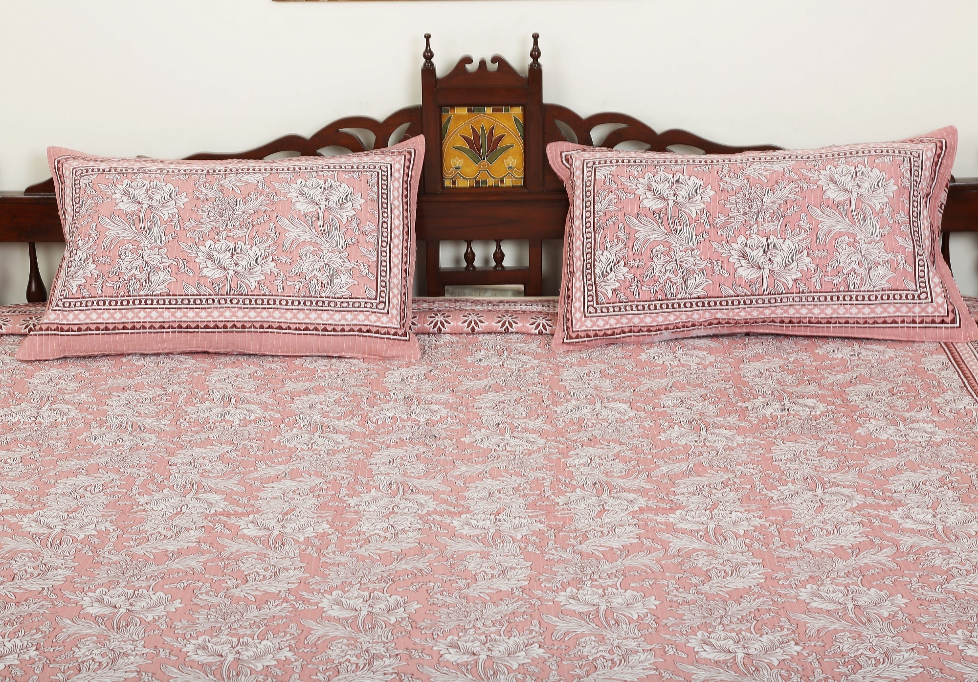 Bedcover-Ethnic Pink